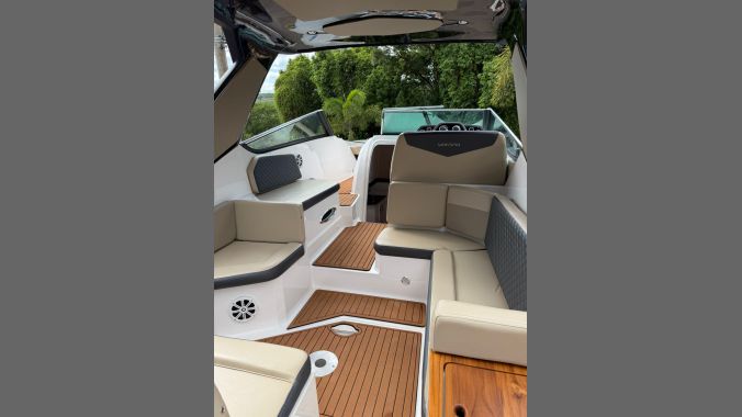 08 Ventura V300 Crossover